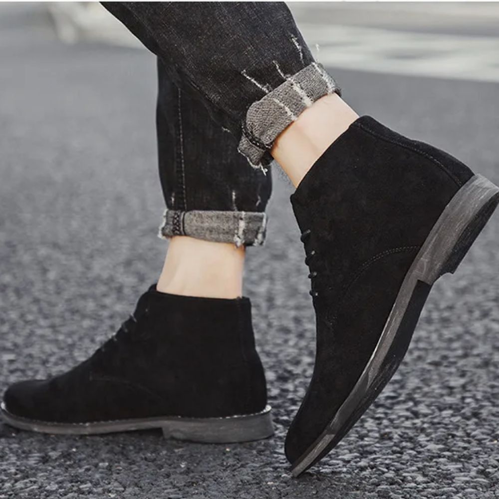 Der britische Wildlederstiefel „Monarch“